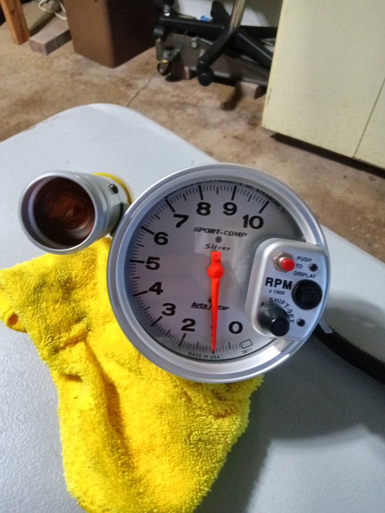 Autometer Pro Comp Ultralite Gauges