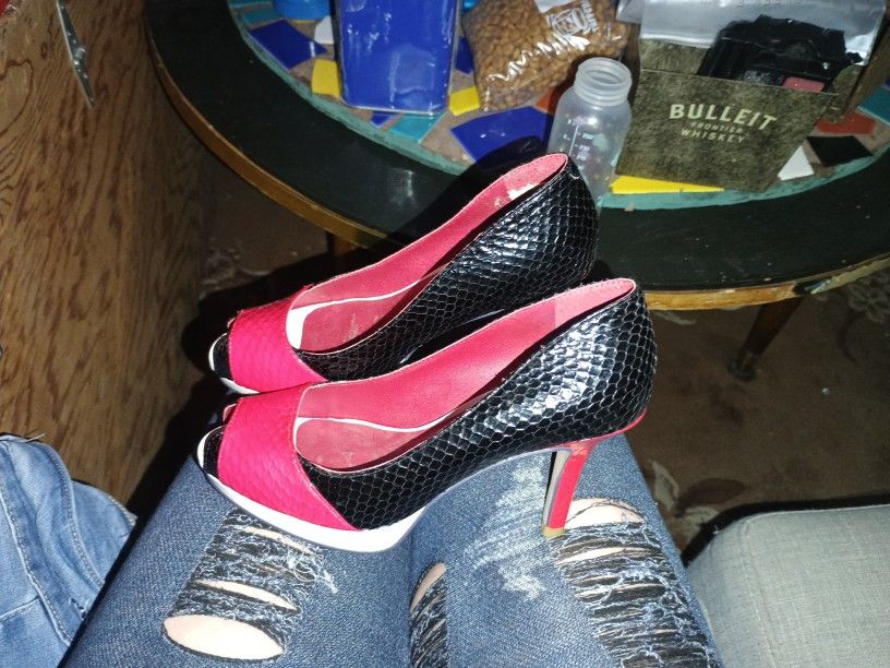 Hustling High Heels ๐ She's A Prey