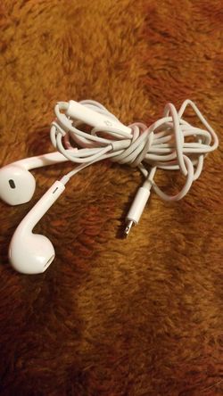 Iphone 11/Lightning jack Headphones [used/good]