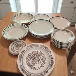 22 Pc Ceramic Dinnerware Set