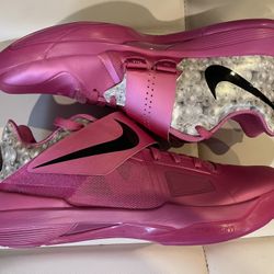 NIKE KD 4 AUNT PEARL SIZE 12 