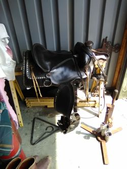 Sears Parade saddle ,very old,very good condition.
