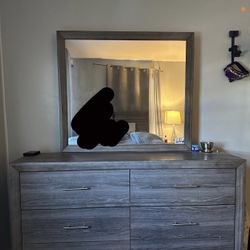 6 Drawer Dresser w Mirror + nightstand 2 drawer BOTH