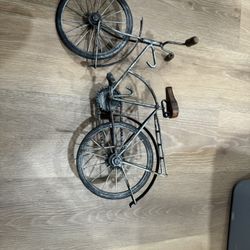 Metal Classic Bicycle Decor Moving Wheels Chain and Pedals Wood Seat