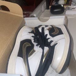 NIKE Air Jordan 1 Retro GOLD Black White  Size 7C. Toddler Kids 