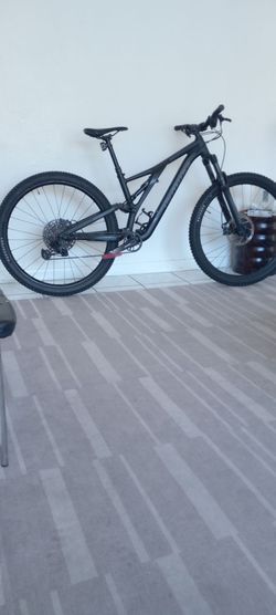 Specialized stumpjumper $2600 reg sale $1200   firme