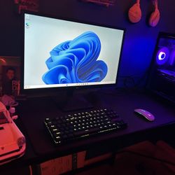 Custom Built Gaming Pc While Set Up 