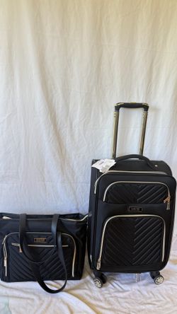 Kenneth Cole 2 piece carry on luggage set
