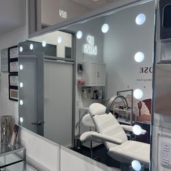Large Bathroom/Beauty Salon Lighted Mirror