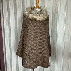 Poncho With Faux Fur Collar OS.
