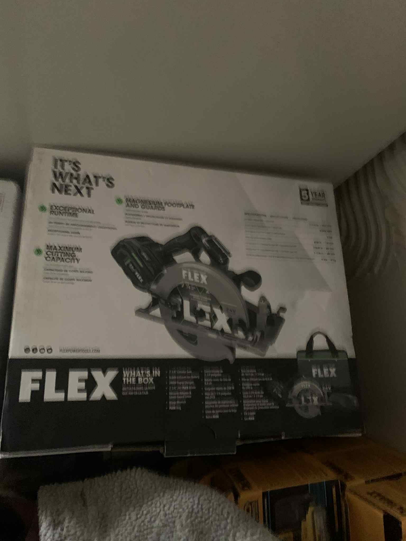 Flex  Saw With Battery 8ah Charger New