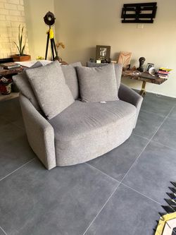 Thomas Ville Swivel Chair