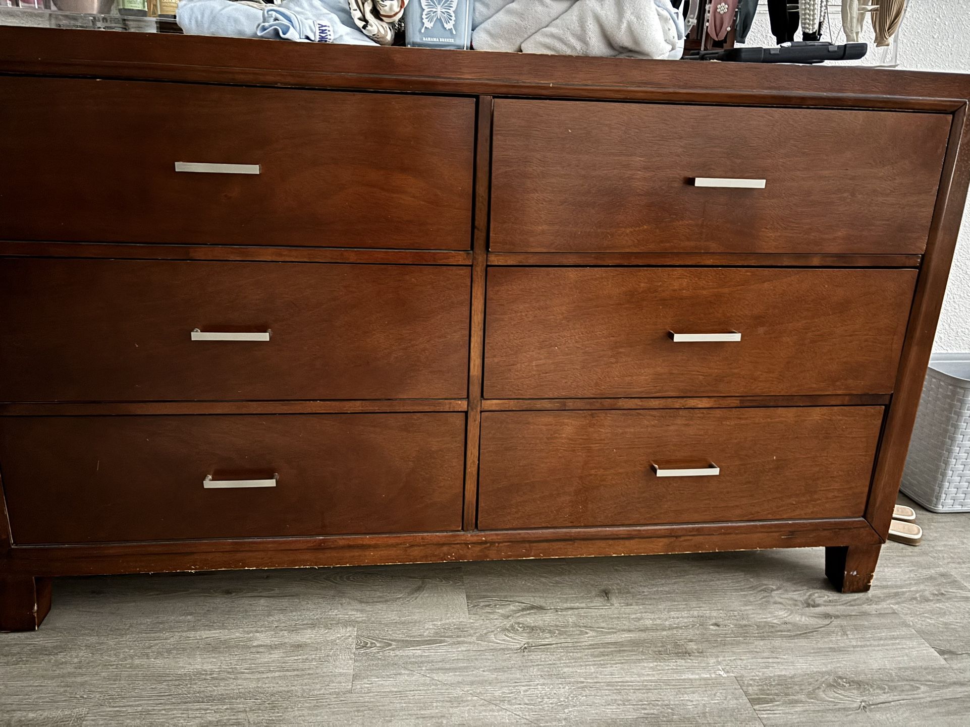 Room Forniture With Mirror
