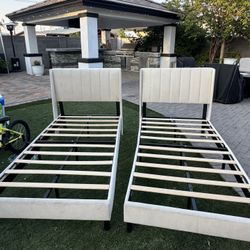 Twin Beds 
