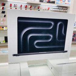 MacBook Pro M3 Pro 18gb ram 512gb ssd