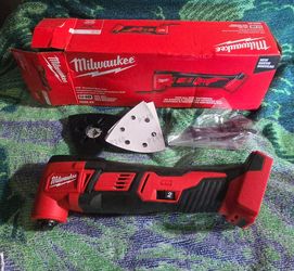 Milwaukee M18 oscillating tool
