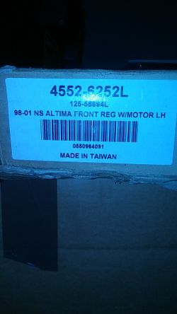 98-01 Nissan Altima Drver side front window regulator