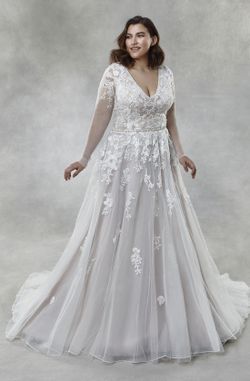 GRAND OPENING WEDDING GOWN SALE!!🌟🎉 LONG SLEEVE A-LINE