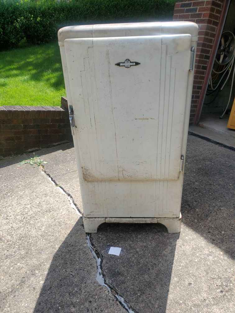 Vintage fridge no motor