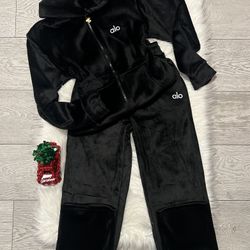 Black Velour Set (small-xlarge)