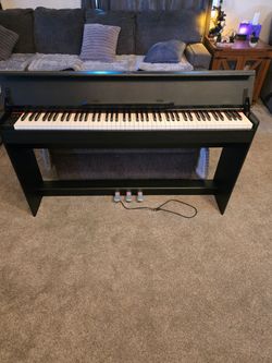 Mustar piano