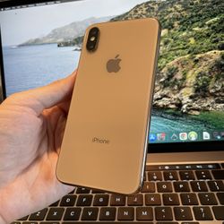 iPhone XS Max 64GB Unlocked To Any Carrier! Like New! 