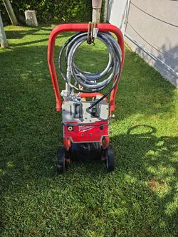 Airless/Finish Paint Sprayer
M4910-20
Milwaukee