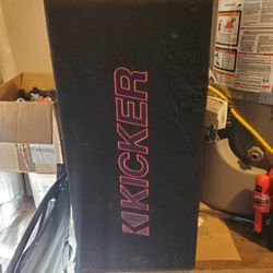 12 Inch Kicker L7 Ported Box