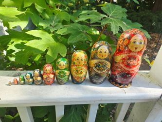 Vintage 10 piece Russian Nesting Doll Signed GORGEOUS
