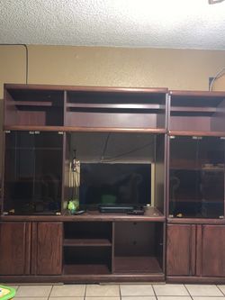 Entertainment center