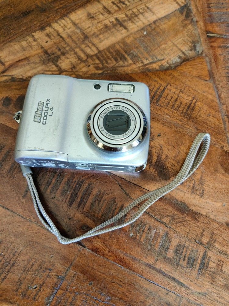 Coolpix L4 Digital Camera For Parts 