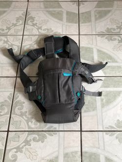 LIKE NEW INFANTINO BABY CARRIER!!!!