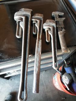 Pipe wrench