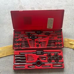 Dayton Tap And Die Set