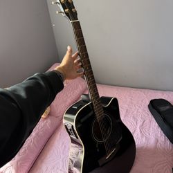 Yamaha FX335C Electric Guitar, Basically New