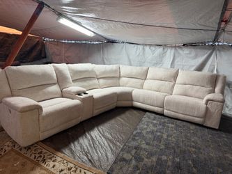 Three recliner white couch, good condition clean we sell all the time delivery $40 local