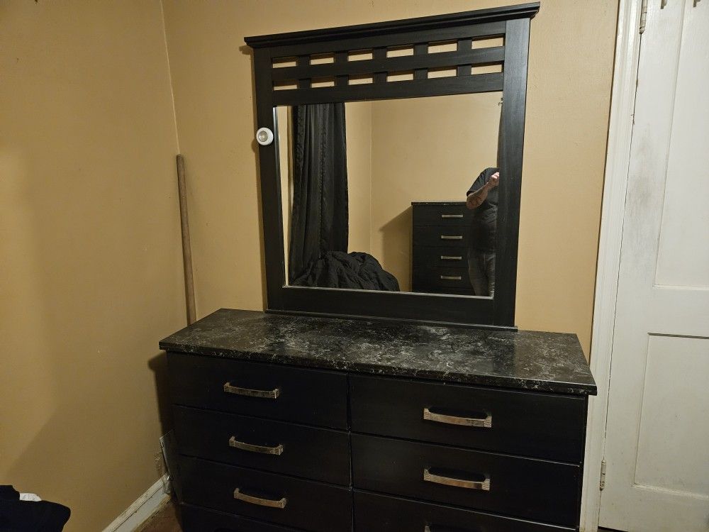 Black Bedroom Dresser And Night Stand