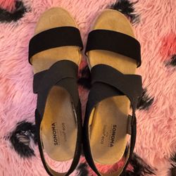 Size 6 Womens Black Leather Sonoma Sandals