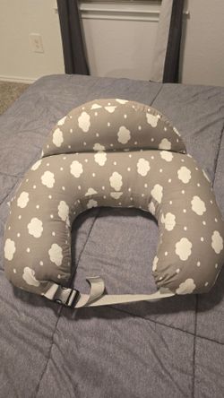 Baby nursing pillow Momcozy