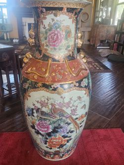 Beautiful, oriental floor vase
