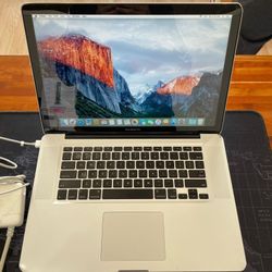 Apple MacBook Pro 15” 4GB//1TB Fully Functional