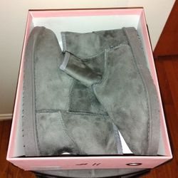 New w/Tags! Women's Snow Boots/UGG Boots Size 11