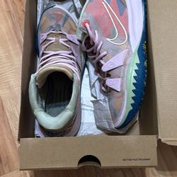 Kyrie 7 1 world 1 people