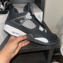 Jordan 4 White Thunder Size 9.5 Men’s