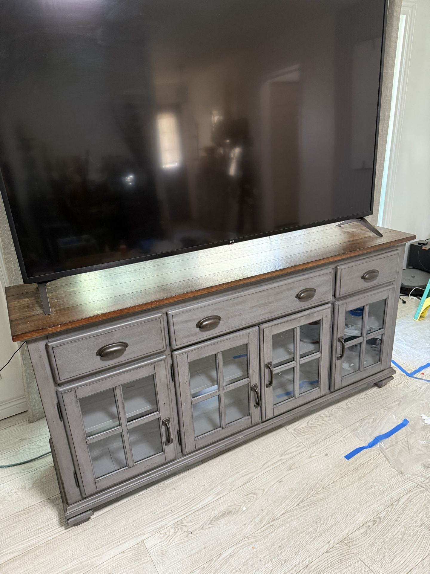 TV Stand / Drawers