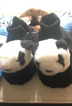 Slippers nuevas para niño todas por 4 X $10