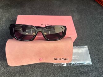 MIU MUI Sunglasses