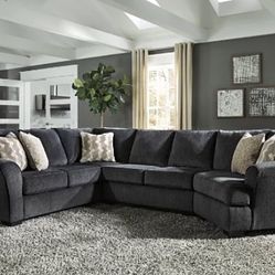 Eltmann 3-Piece Sectional with Cuddler