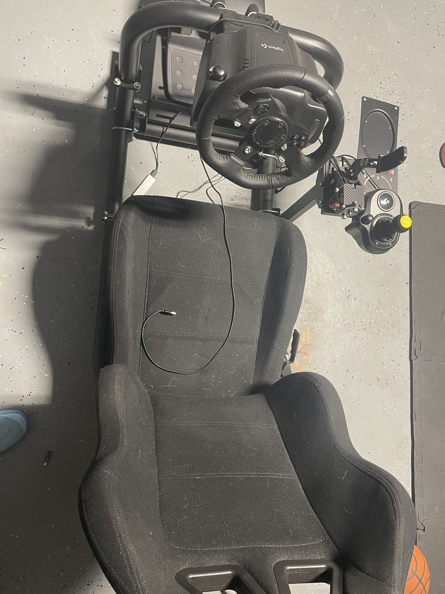 Adjustable Gaming Sim Cockpit