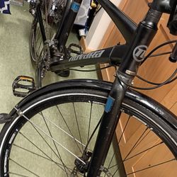 Novarro Hybrid road bike